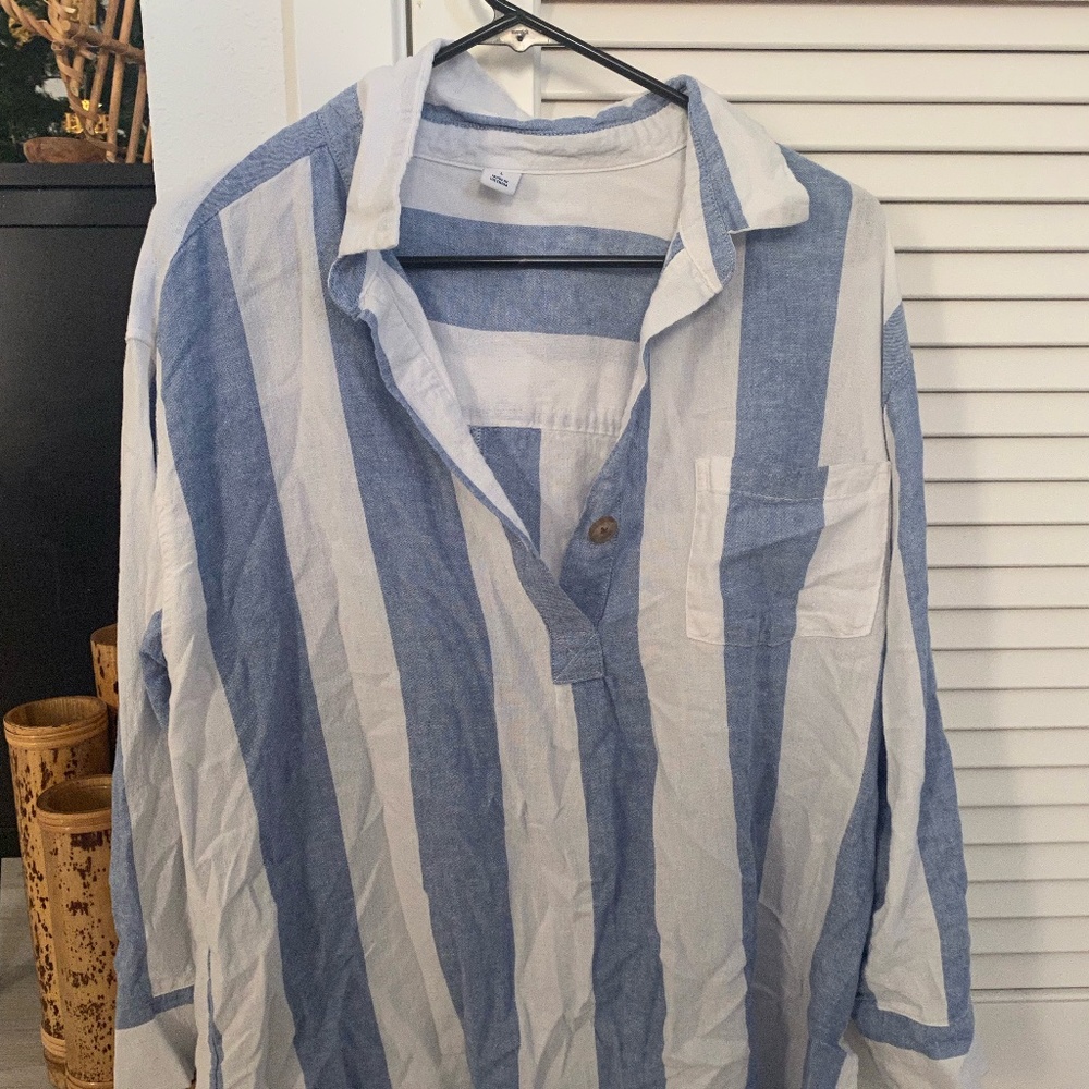 Old Navy White And Blue Button Down
